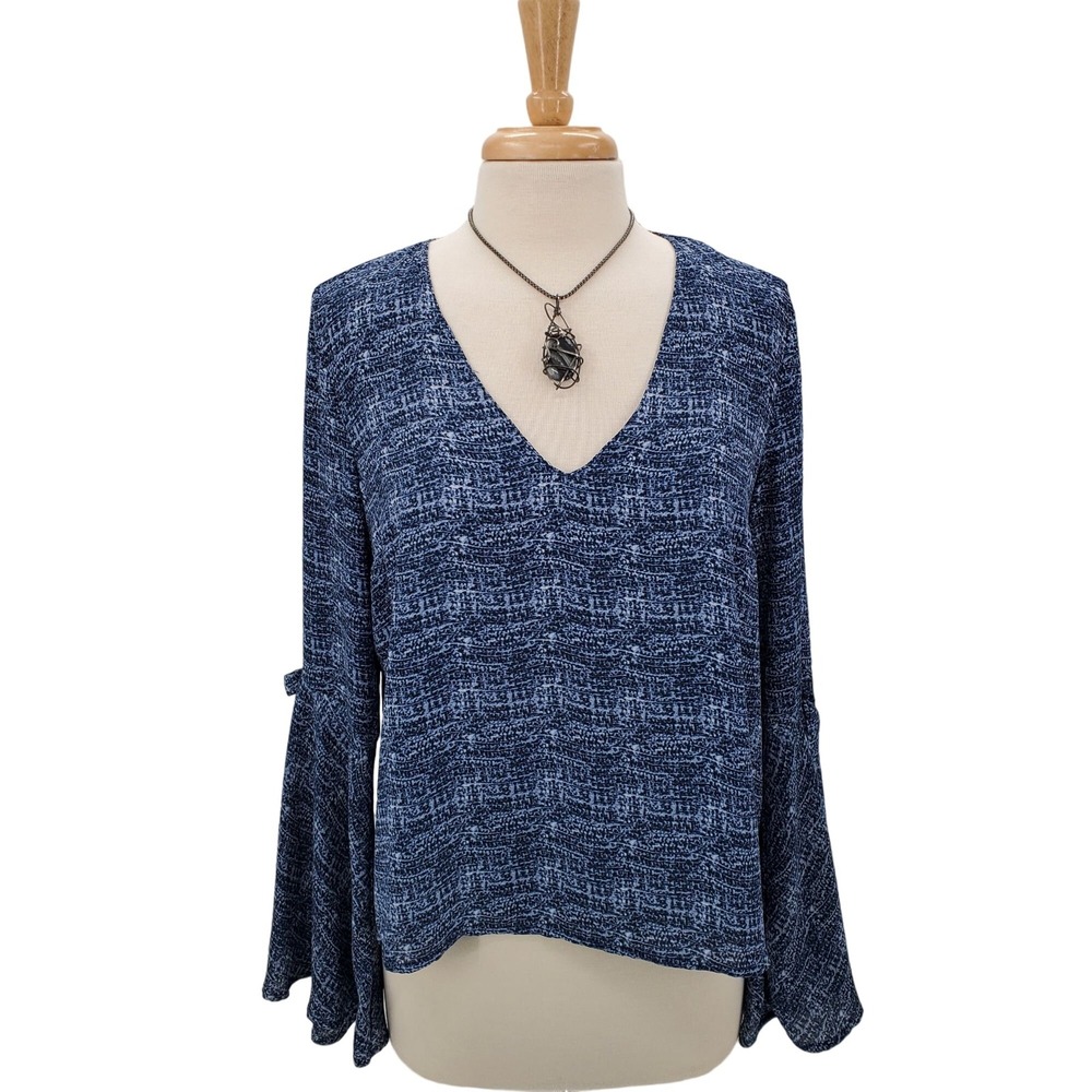 Blue Textured V-Neck Blouse Flowy Bell Sleeve‎ Casual Chic Lightweight Womens M